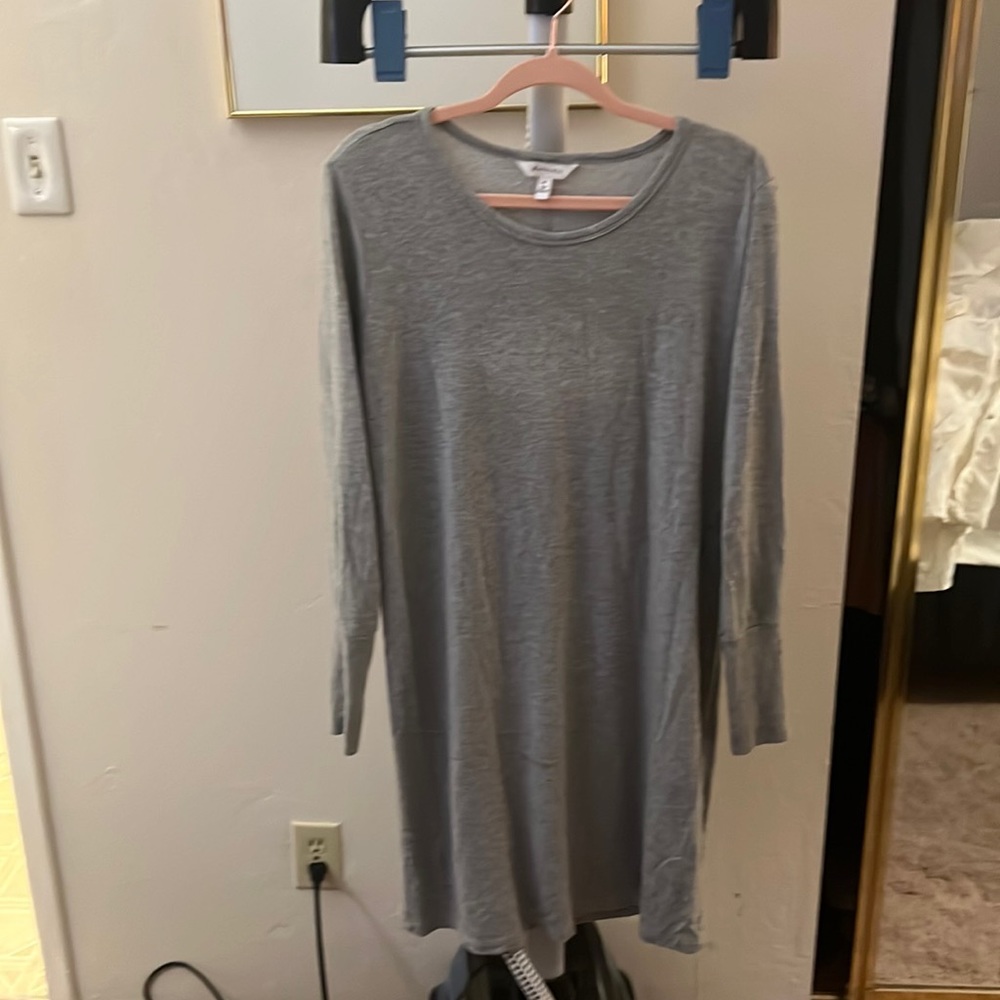 Athleta dress. Cute cut out on the back. Medium.